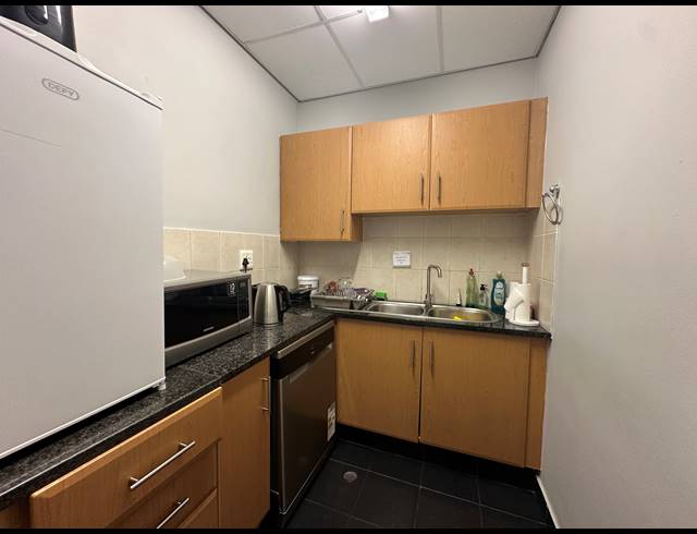 219M² OFFICE FOR SALE IN SANDOWN